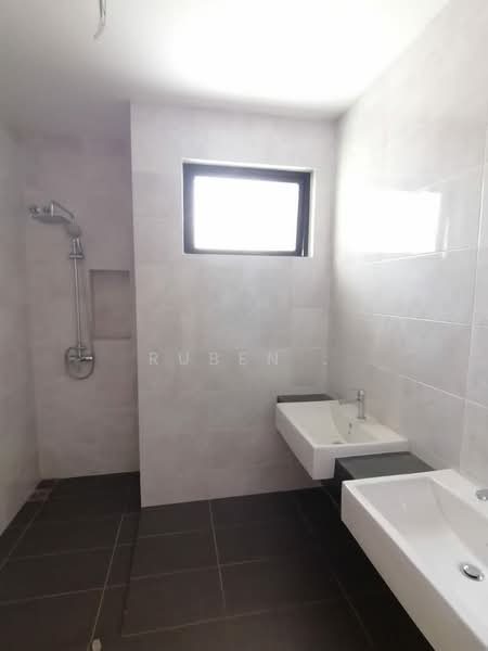 2-storey Terraced House for Sale in Cyberjaya (Selangor) - Ruben . - Bathroom - PropertyGuru.com.my