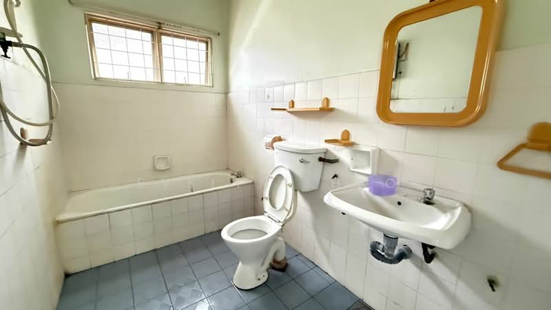 Bungalow for Rent in New Green Park (Rawang) - Evelyn Khoo - Bathroom - PropertyGuru.com.my