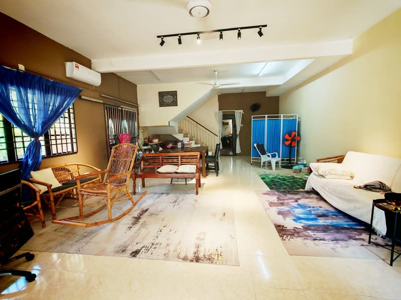 2-storey Terraced House for Sale in Taman Puncak Perdana (Shah Alam) - Allen Ang - Living Room - PropertyGuru.com.my