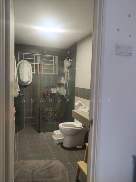 Service Residence for Sale at Koi Kinrara - Amanda Lock - Bathroom - PropertyGuru.com.my