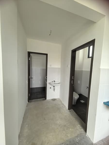 Shop for Rent in Pasir Gudang (Johor) - Michele Sylvester - Bathroom - PropertyGuru.com.my