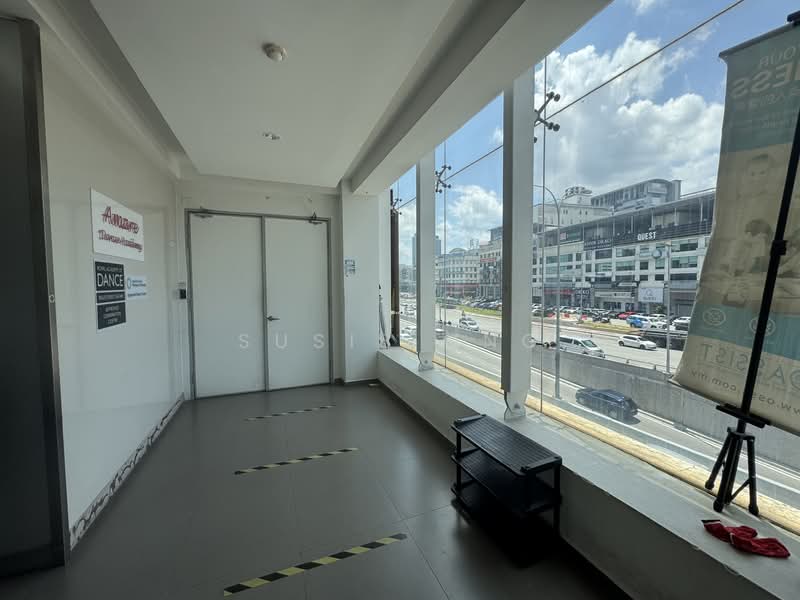 Shop / Office for Sale in Sungai Besi (Kuala Lumpur) - Susie Ong - Corridor - PropertyGuru.com.my