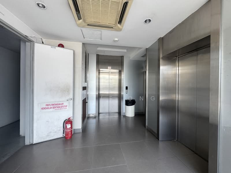 Shop / Office for Sale in Sungai Besi (Kuala Lumpur) - Susie Ong - Corridor - PropertyGuru.com.my