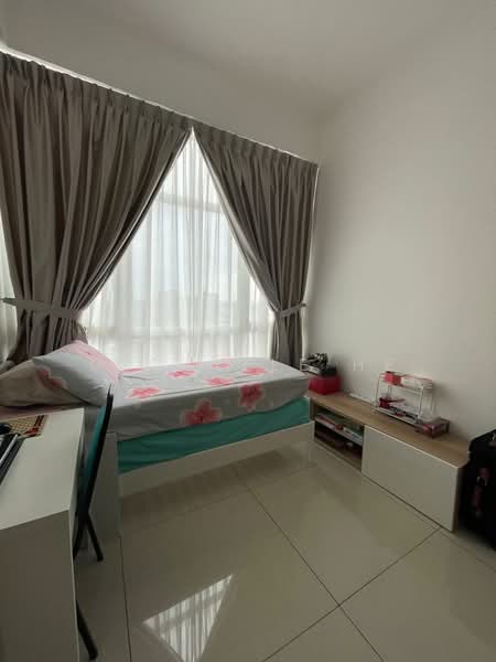 Service Residence for Sale at Paragon Residences @ Straits View - Michelle He - Bedroom - PropertyGuru.com.my