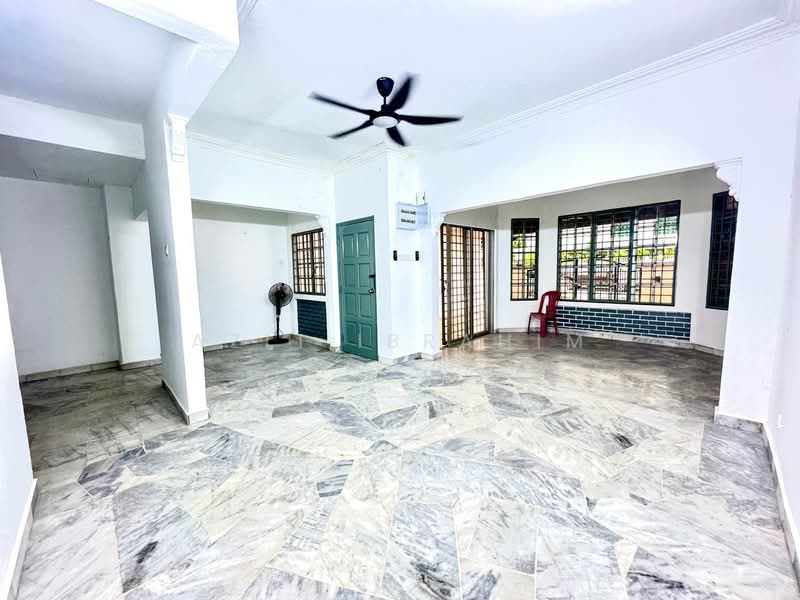 Rumah Teres 1.5 Tingkat untuk Dijual di Bandar Baru Sri Petaling (Sri Petaling) - Azli Ibrahim - Living Room - PropertyGuru.com.my