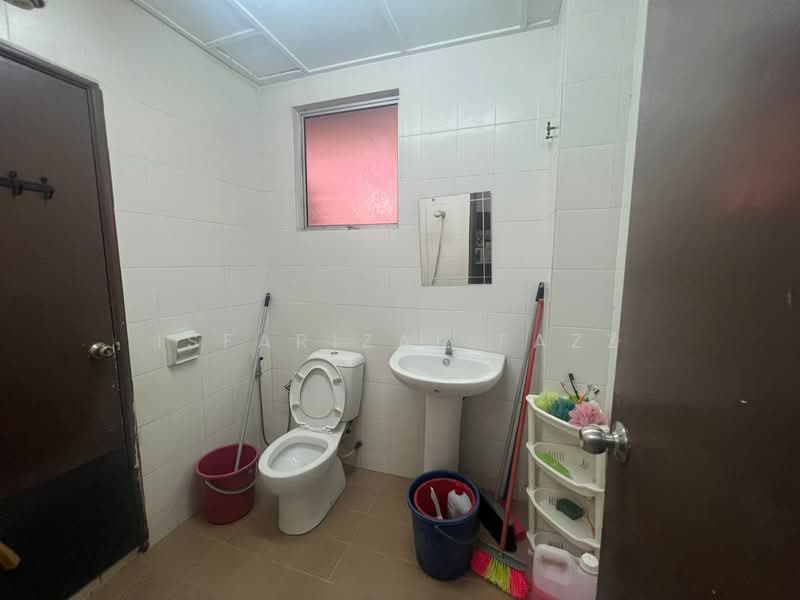 2-storey Terraced House for Sale in Alam Budiman (Shah Alam) - Isfarizal fazz - Bathroom - PropertyGuru.com.my