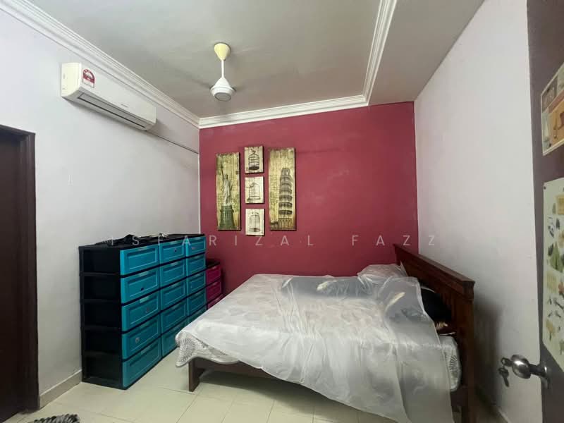 2-storey Terraced House for Sale in Alam Budiman (Shah Alam) - Isfarizal fazz - Bedroom - PropertyGuru.com.my