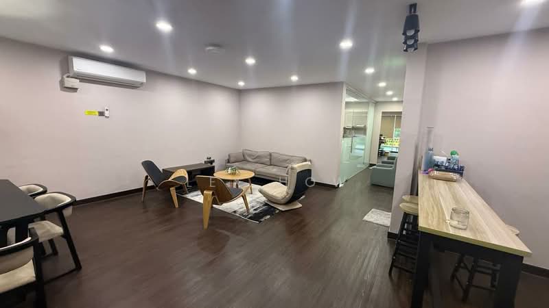 Kedai untuk Dijual di Taman Equine (Seri Kembangan) - Lex How - Living Room - PropertyGuru.com.my