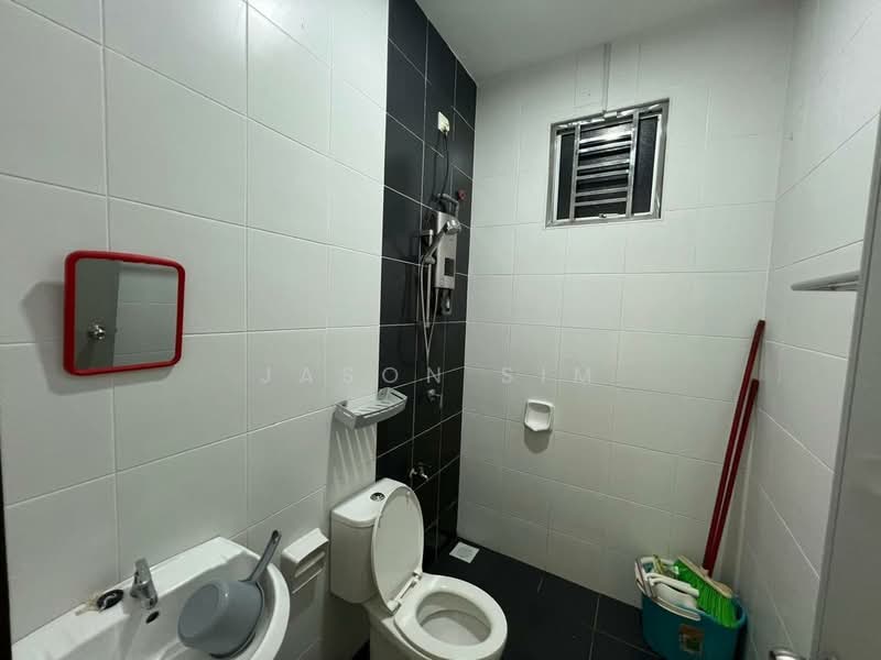 Rumah Teres 1 Tingkat untuk Disewa di Bandar Putra (Kulai) - Jason Sim - Bathroom - PropertyGuru.com.my
