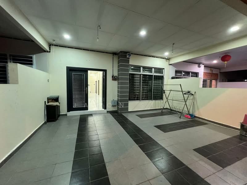 Rumah Teres 1 Tingkat untuk Disewa di Bandar Putra (Kulai) - Jason Sim - Exterior - PropertyGuru.com.my