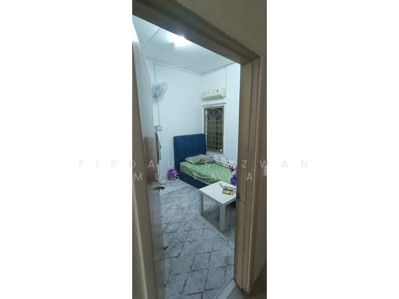 1-storey Terraced House for Sale in Bandar Tasik Puteri (Rawang) - Firdaussazwan Mustafa - Bedroom - PropertyGuru.com.my