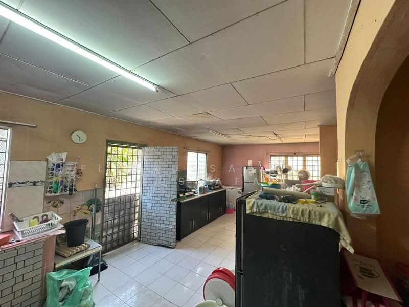 1-storey Terraced House for Sale in Bandar Tasik Puteri (Rawang) - Firdaussazwan Mustafa - Kitchen - PropertyGuru.com.my