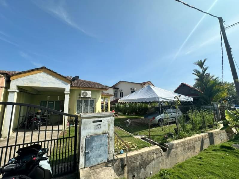 1-storey Terraced House for Sale in Bandar Tasik Puteri (Rawang) - Firdaussazwan Mustafa - Exterior - PropertyGuru.com.my