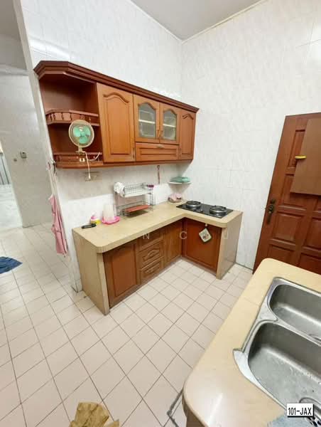 Rumah Teres 2 Tingkat untuk Dijual di Klang (Selangor) - Ethan Chua - Kitchen - PropertyGuru.com.my