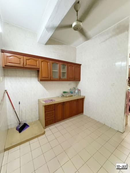 Rumah Teres 2 Tingkat untuk Dijual di Klang (Selangor) - Ethan Chua - Kitchen - PropertyGuru.com.my