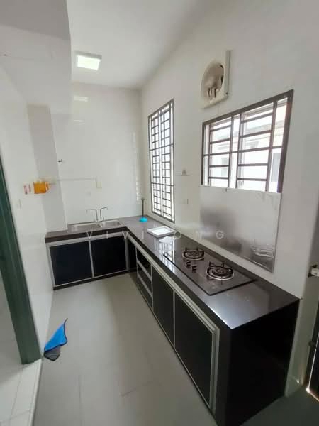 Rumah Teres 2 Tingkat untuk Disewa di Taman Setia Indah (Tebrau) - Vivi Ong - Kitchen - PropertyGuru.com.my
