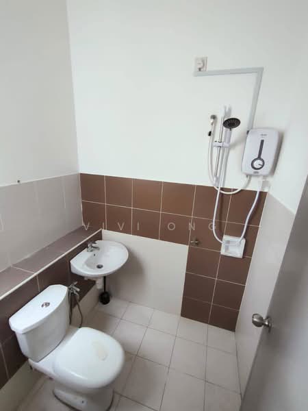 Rumah Teres 2 Tingkat untuk Disewa di Taman Setia Indah (Tebrau) - Vivi Ong - Bathroom - PropertyGuru.com.my