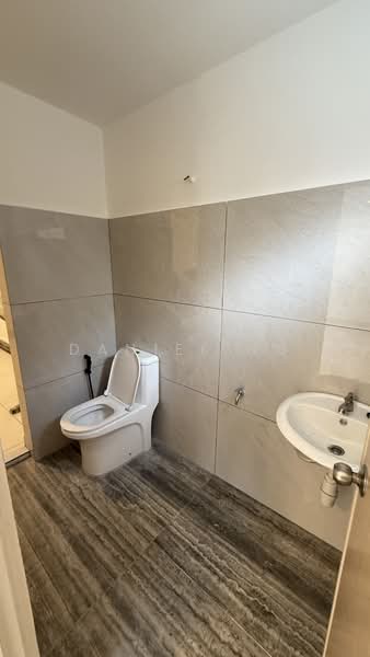 2-storey Terraced House for Sale in Bandar Mahkota Cheras (Cheras) - Daniel Ng - Bathroom - PropertyGuru.com.my