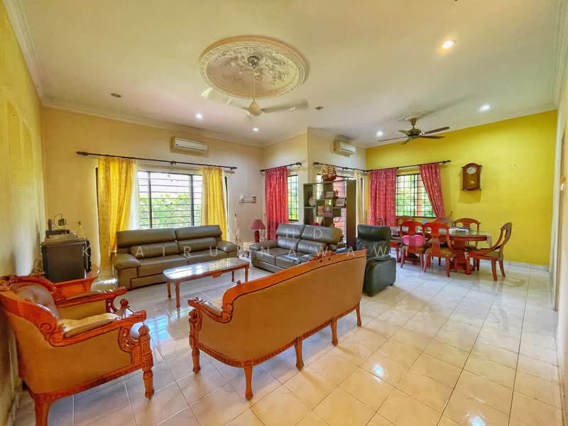 Rumah Banglo untuk Dijual di Seremban (Negeri Sembilan) - Muhd Khairulnawawi Kamaruddin - Living Room - PropertyGuru.com.my