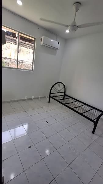 Rumah Banglo untuk Dijual di Bukit Sentosa (Rawang) - Kelvin . - Bedroom - PropertyGuru.com.my