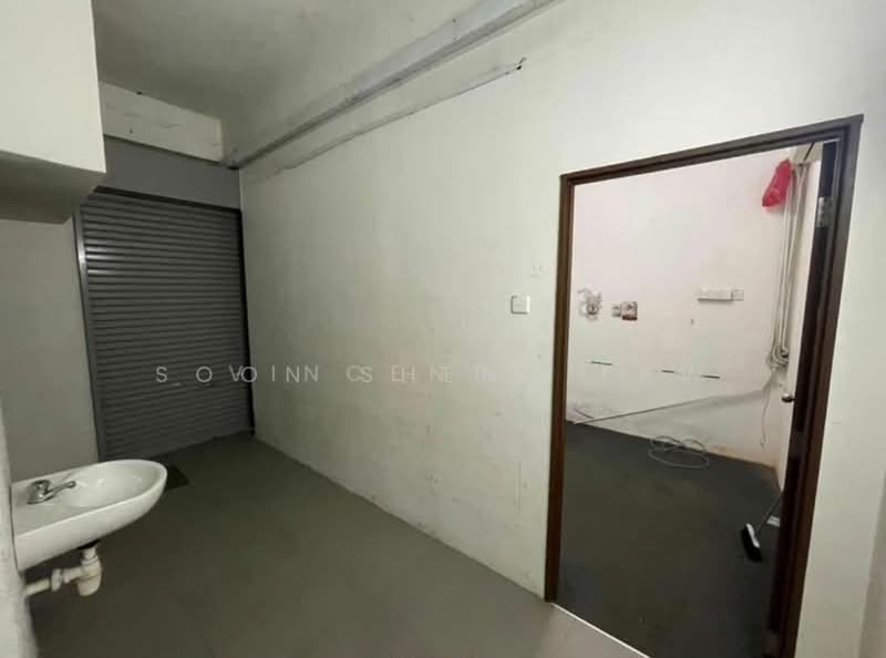 Shop for Rent in Bandar Puteri Puchong (Puchong) - Soon Sheng Law - Interior - PropertyGuru.com.my