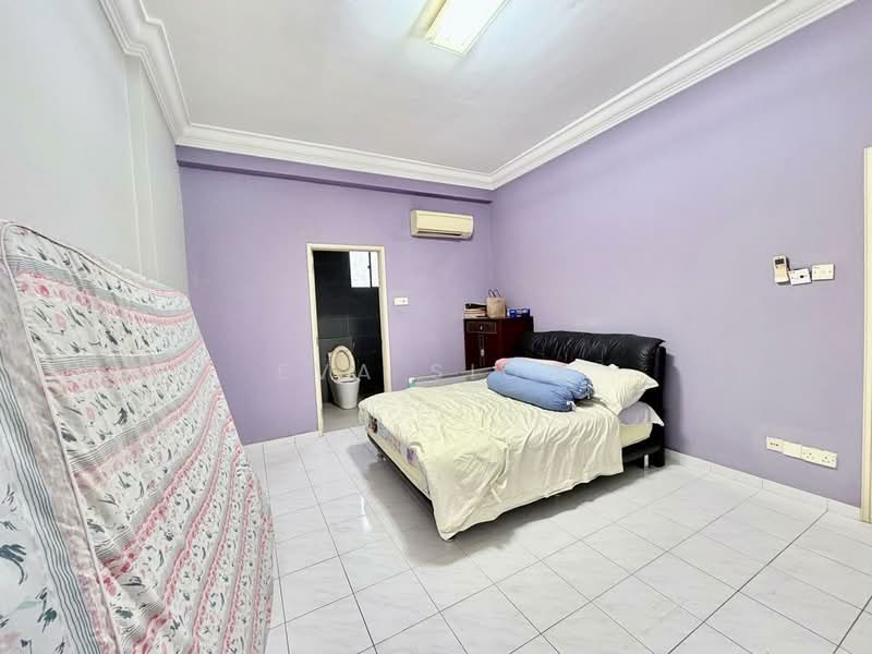 Apartment for Sale at Mewah View Luxurious Apartments - Eva Siow - Bedroom - PropertyGuru.com.my