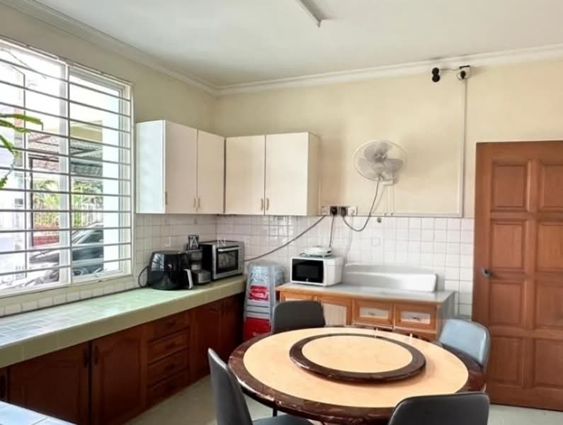 Rumah Berkembar untuk Dijual di Taman Overseas Union (Taman Oug) (Jalan Klang Lama (Old Klang Road)) - Jane Shoo - Kitchen - PropertyGuru.com.my