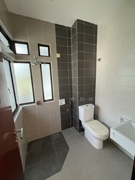 Semi-Detached House for Sale in Rawang (Selangor) - Leon Wong - Bathroom - PropertyGuru.com.my