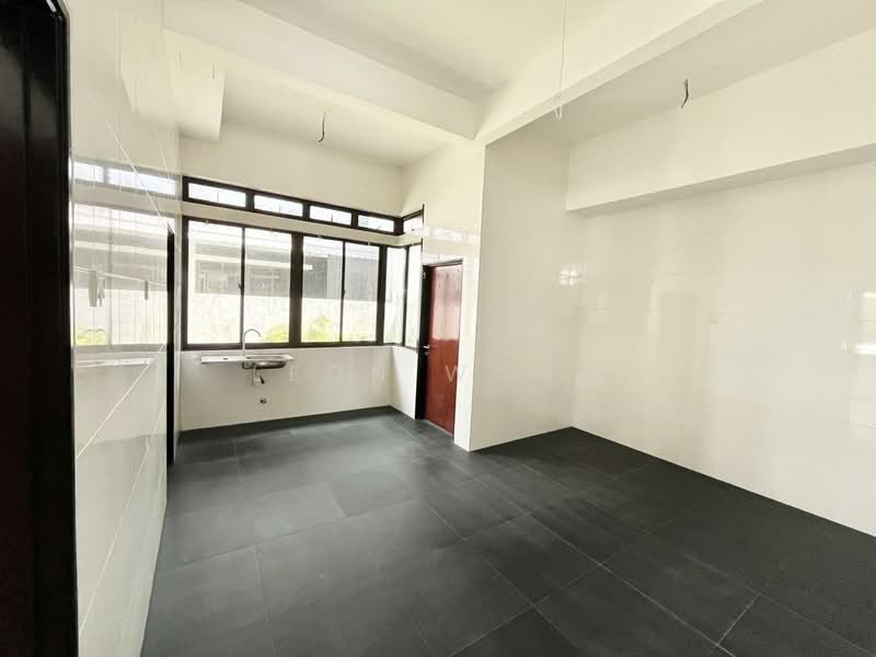 Semi-Detached House for Sale in Rawang (Selangor) - Leon Wong - Kitchen - PropertyGuru.com.my