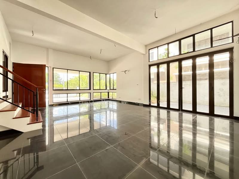 Semi-Detached House for Sale in Rawang (Selangor) - Leon Wong - Living Room - PropertyGuru.com.my