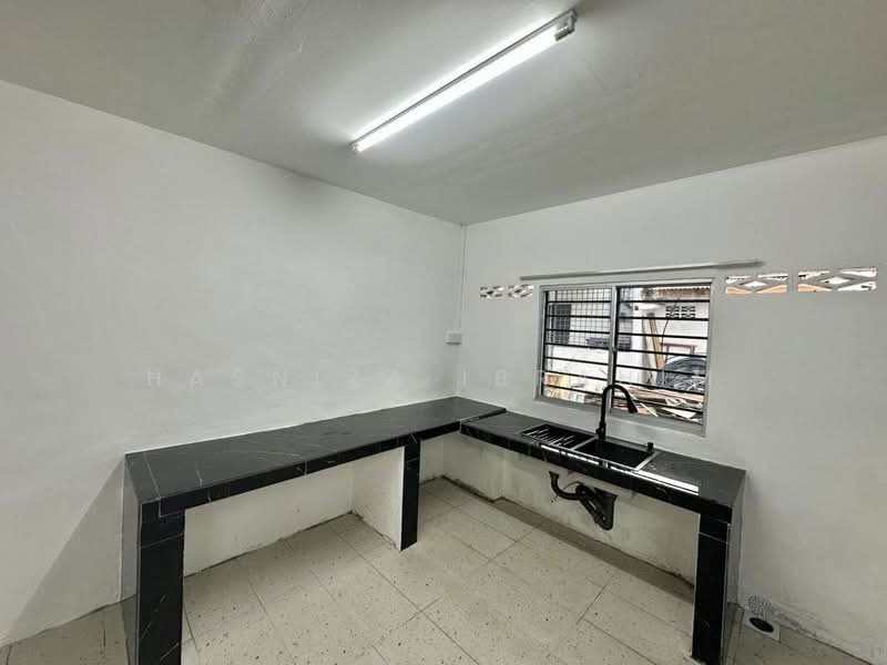 Rumah Teres 1 Tingkat untuk Disewa di Taman Greenwood (Batu Caves) - Hasniza Ibrahim - Kitchen - PropertyGuru.com.my