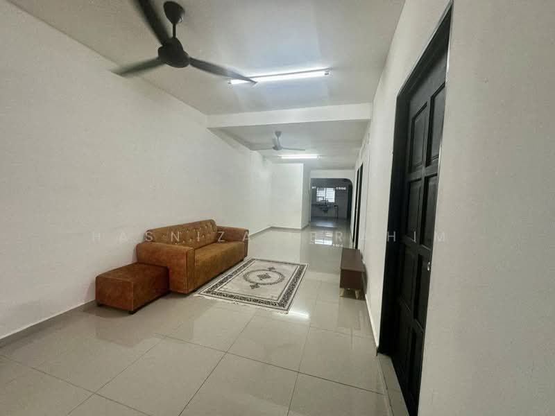 Rumah Teres 1 Tingkat untuk Disewa di Taman Greenwood (Batu Caves) - Hasniza Ibrahim - Living Room - PropertyGuru.com.my