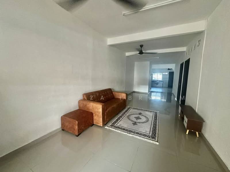 Rumah Teres 1 Tingkat untuk Disewa di Taman Greenwood (Batu Caves) - Hasniza Ibrahim - Living Room - PropertyGuru.com.my