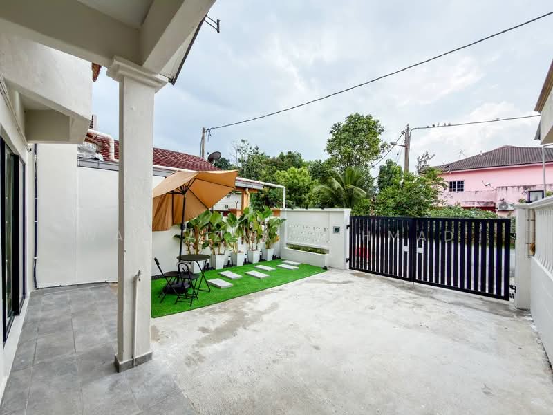Terraced House for Sale in Taman Jasmin (Kajang) - Wan Azlan Ahmad - Exterior - PropertyGuru.com.my