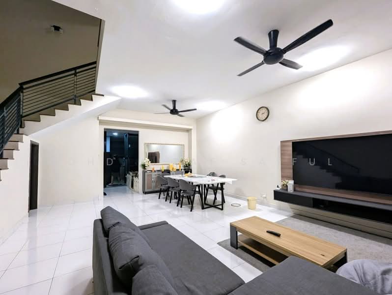 2-storey Terraced House for Sale in Denai Alam (Shah Alam) - Mohd Aizat Saiful Bahri - Living Room - PropertyGuru.com.my