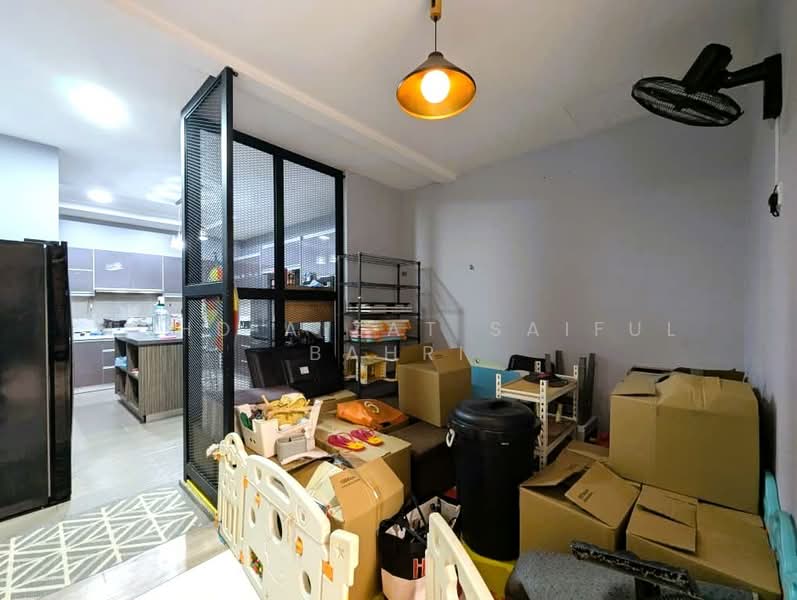 2-storey Terraced House for Sale in Denai Alam (Shah Alam) - Mohd Aizat Saiful Bahri - Kitchen - PropertyGuru.com.my