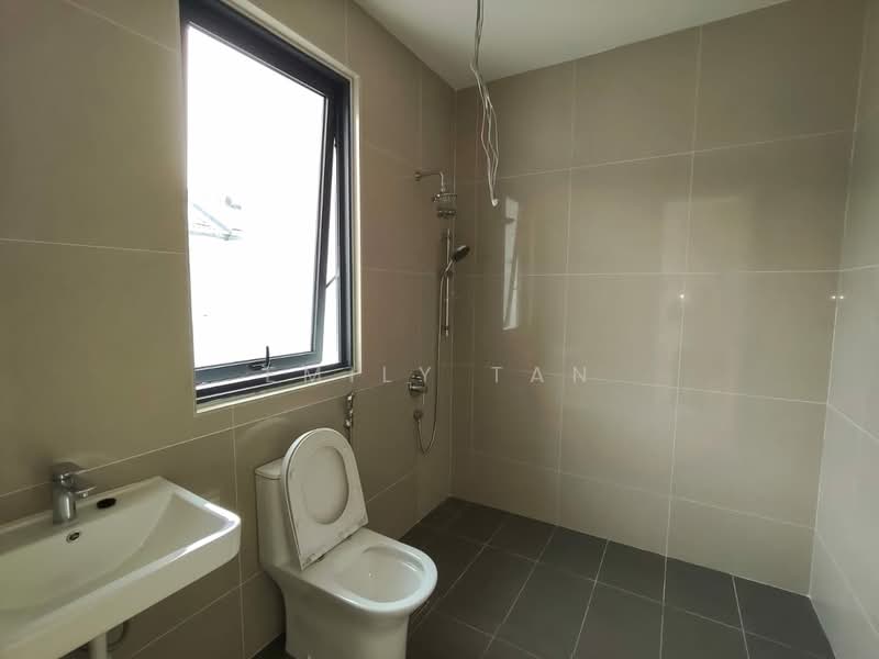 Rumah Teres 3.5 Tingkat untuk Disewa di Damansara Perdana (Selangor) - Emily Tan - Bathroom - PropertyGuru.com.my