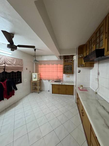 Rumah Teres 2-Tingkat untuk Dijual di Taman Arkid (Menglembu) - Joseph Wong - Kitchen - PropertyGuru.com.my