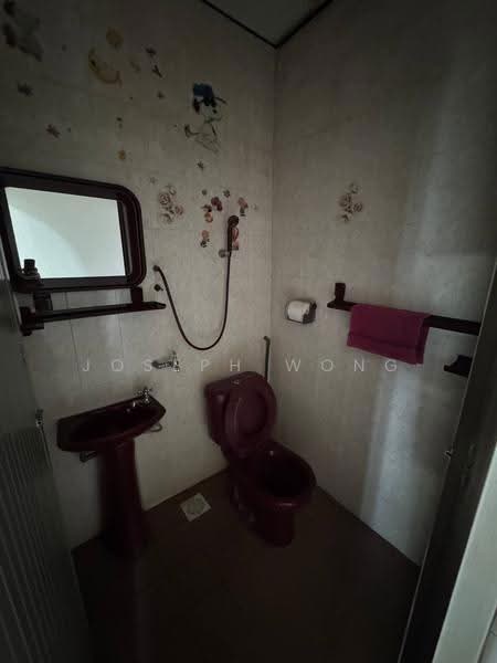 Rumah Teres 2-Tingkat untuk Dijual di Taman Arkid (Menglembu) - Joseph Wong - Bathroom - PropertyGuru.com.my