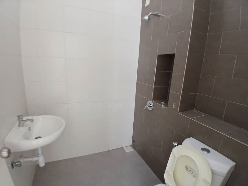 Semi-Detached House for Sale in Setia Ecohill (Semenyih) - Jesslyn Lee - Bathroom - PropertyGuru.com.my