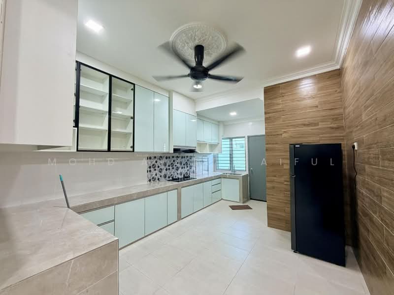 Rumah Teres 3 Tingkat untuk Dijual di Kajang (Selangor) - Mohd Aizat Saiful Bahri - Kitchen - PropertyGuru.com.my