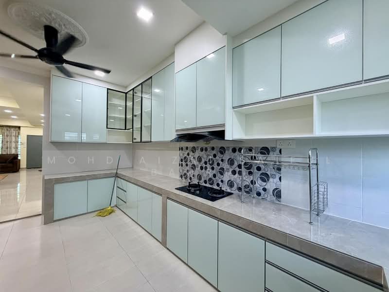 Rumah Teres 3 Tingkat untuk Dijual di Kajang (Selangor) - Mohd Aizat Saiful Bahri - Kitchen - PropertyGuru.com.my
