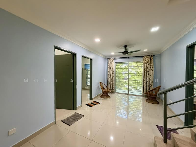 Rumah Teres 3 Tingkat untuk Dijual di Kajang (Selangor) - Mohd Aizat Saiful Bahri - Living Room - PropertyGuru.com.my
