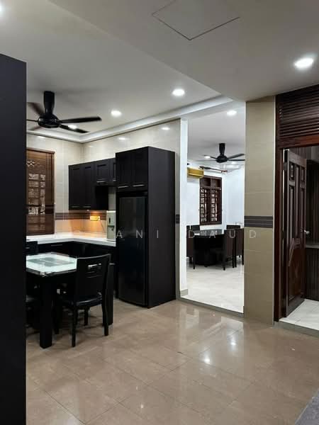 Semi-Detached House for Rent in Kajang (Selangor) - Rohani Daud - Kitchen - PropertyGuru.com.my