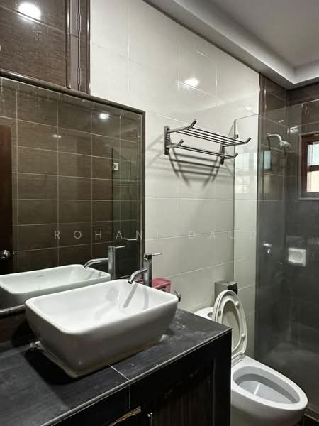 Semi-Detached House for Rent in Kajang (Selangor) - Rohani Daud - Bathroom - PropertyGuru.com.my