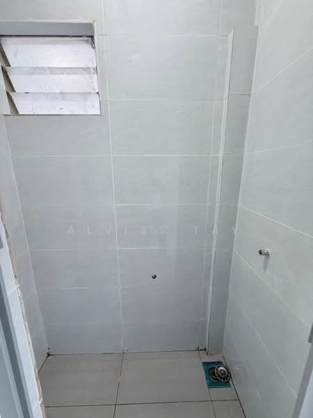 Rumah Flat untuk Dijual di Flat Taman Rinting - Alviss Tay - Bathroom - PropertyGuru.com.my