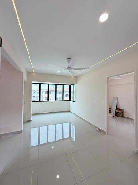 Rumah Flat untuk Dijual di Flat Taman Rinting - Alviss Tay - Living Room - PropertyGuru.com.my