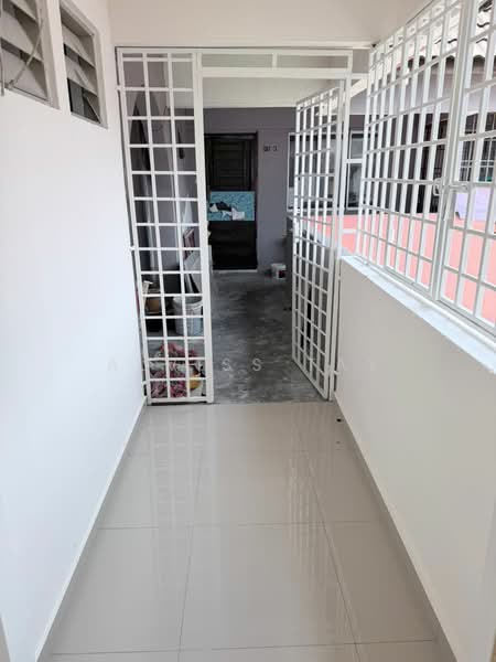 Rumah Flat untuk Dijual di Flat Taman Rinting - Alviss Tay - Entrance - PropertyGuru.com.my