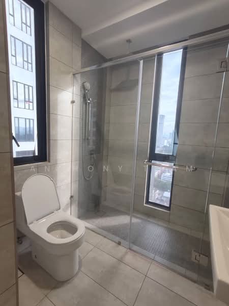 Servis Apartment untuk Disewa di The Sentral Suites - Anthony Tham - Bathroom - PropertyGuru.com.my