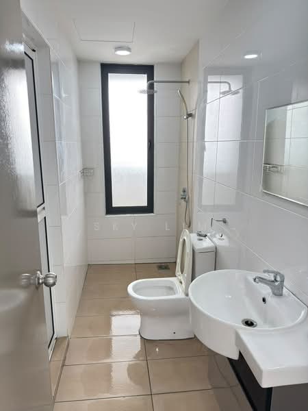 Service Residence for Rent at SkyVille 8 @ Benteng 8 - Sky Lim - Bathroom - PropertyGuru.com.my